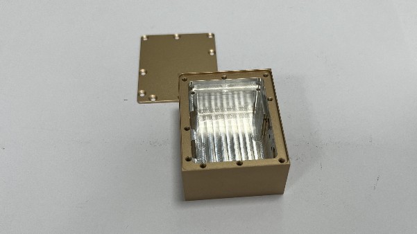 移動電源外殼鋁型材cnc加工的工藝流程是什么？